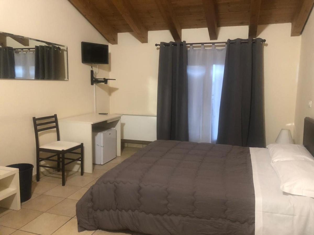 Il Borgo Hotel Модена Екстериор снимка